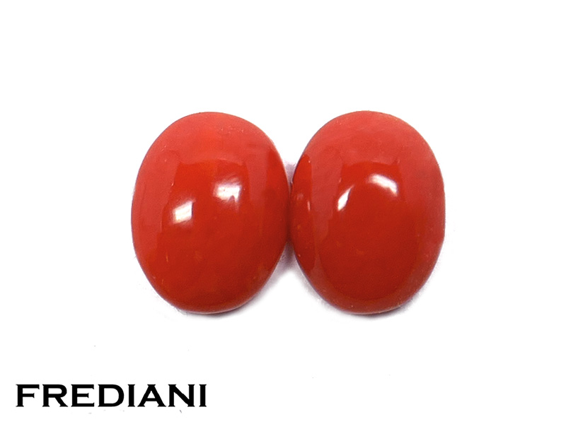 Paire de coraux rouges cabochons naturels