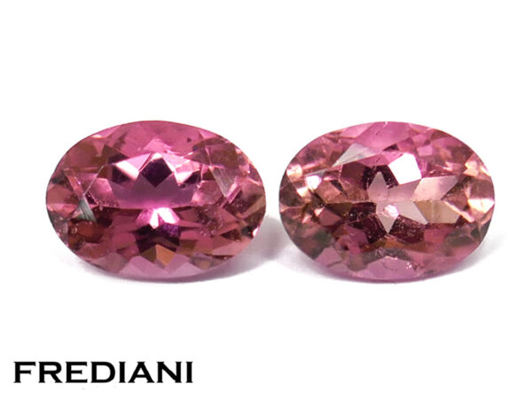 Paire de tourmalines roses ovales naturelles