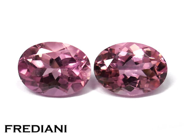 Paire de tourmalines roses ovales naturelles