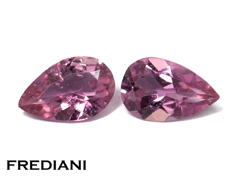 Paire de tourmalines roses poires naturelles