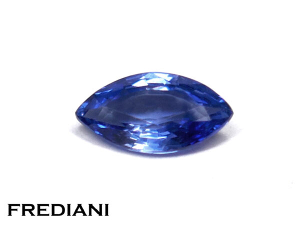 Saphir bleu navette