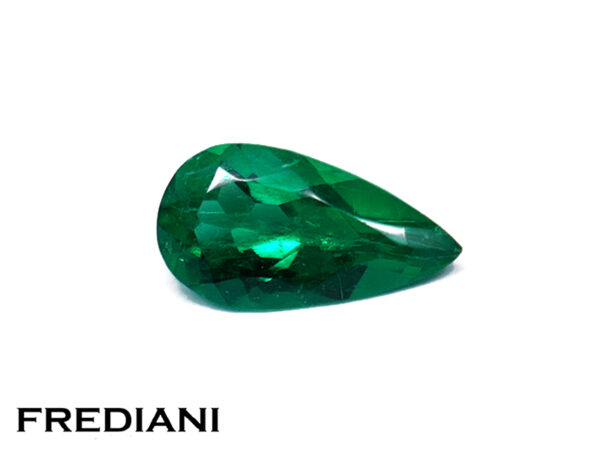 Emeraude poire de Colombie de 0.39 carat