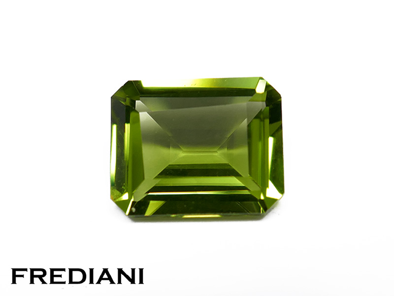 Péridot rectangulaire naturel