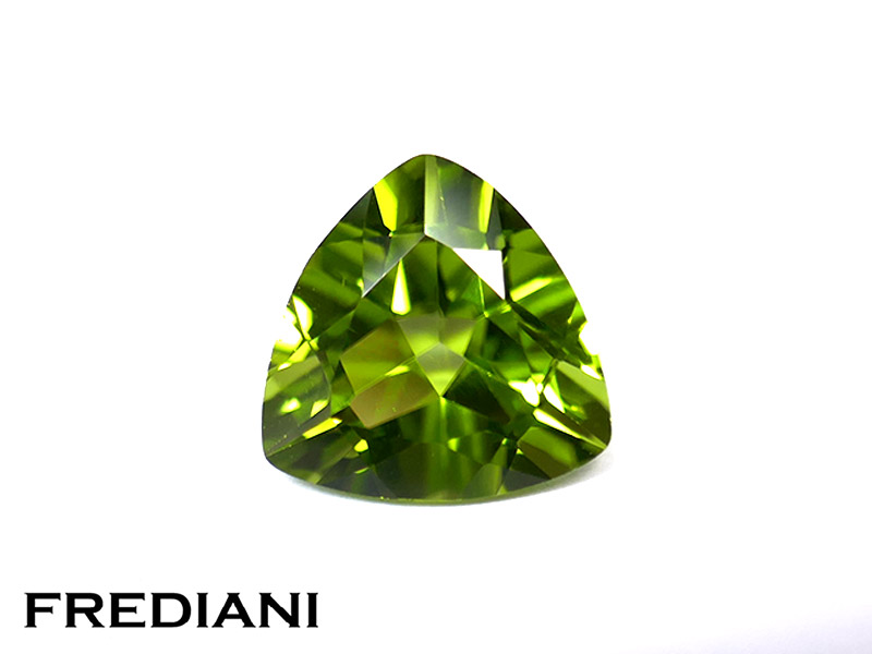 Péridot troïdia naturel