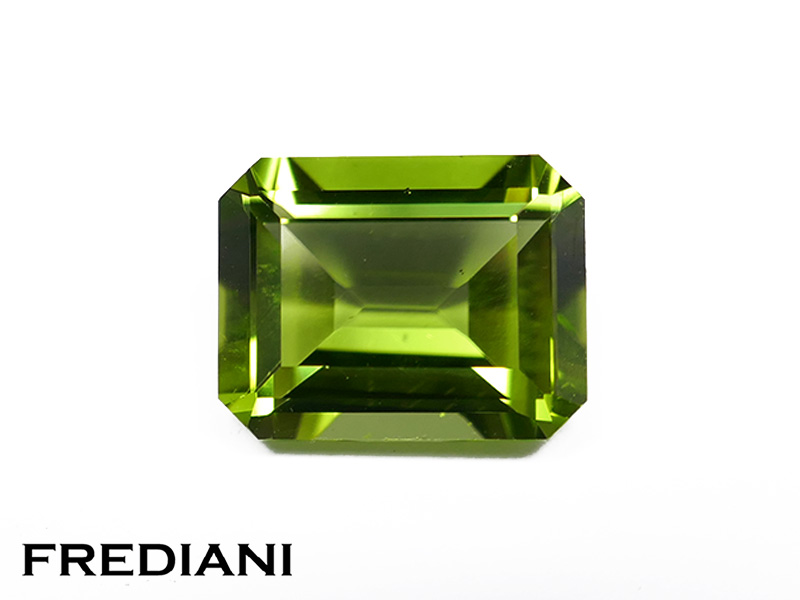 Péridot rectangulaire naturel