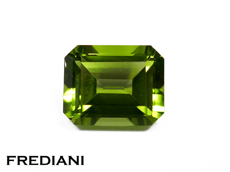 Péridot rectangulaire naturel