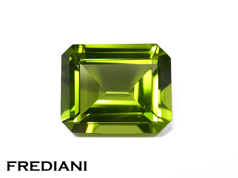 Péridot rectangulaire naturel