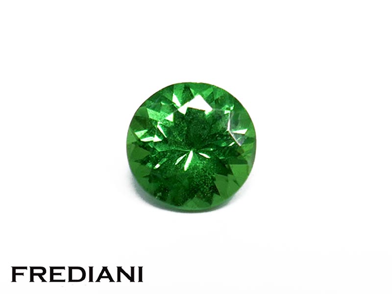 Grenat tsavorite rond naturel