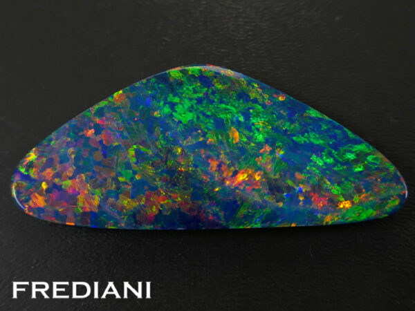 Opale d'Australie sur matrice naturelle 397x175 de 21.10 carats