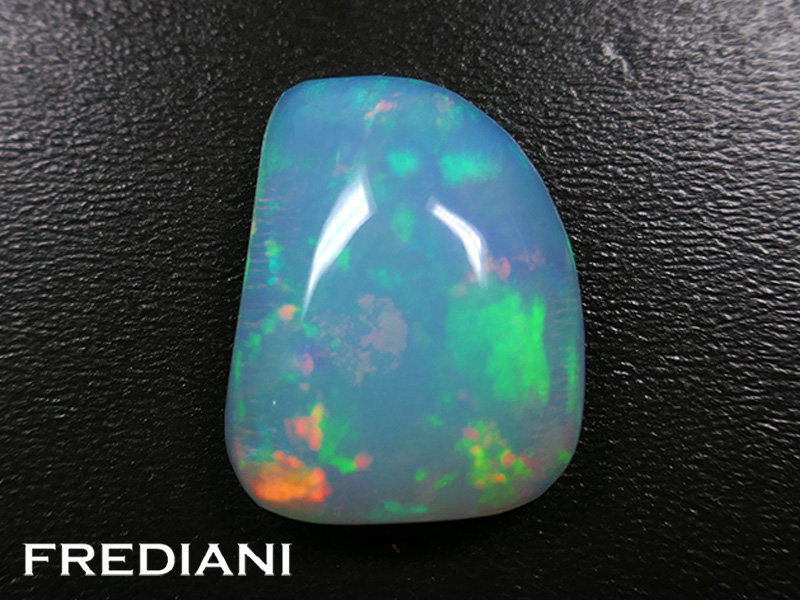 Opale cabochon naturelle