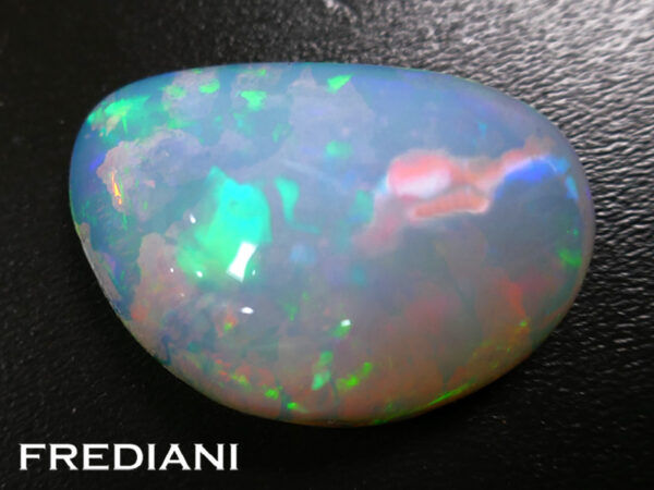 Opale cabochon naturelle d'Ethiopie de 21.00 carats