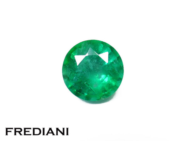Emeraude ronde 6.1 mm de 0.90 carat en provenance de Zambie