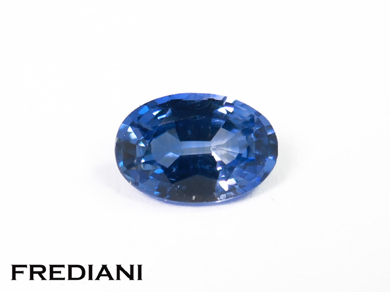 Saphir bleu ovale