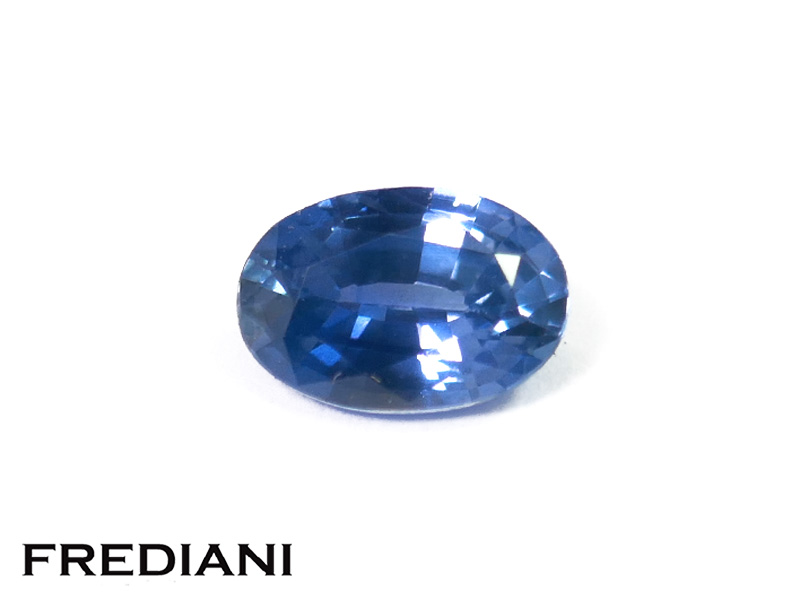 Saphir bleu ovale