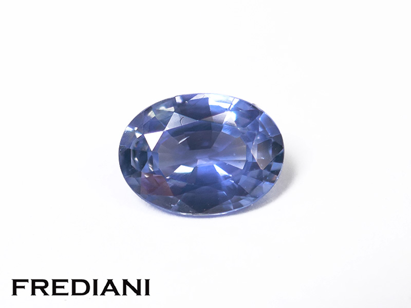 Saphir bleu ovale