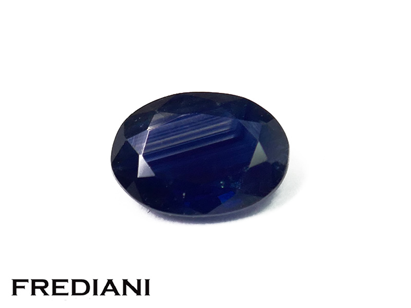 Saphir bleu ovale