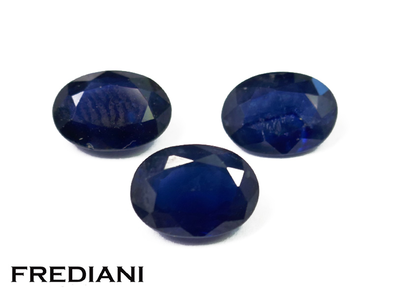 Saphirs bleus ovales