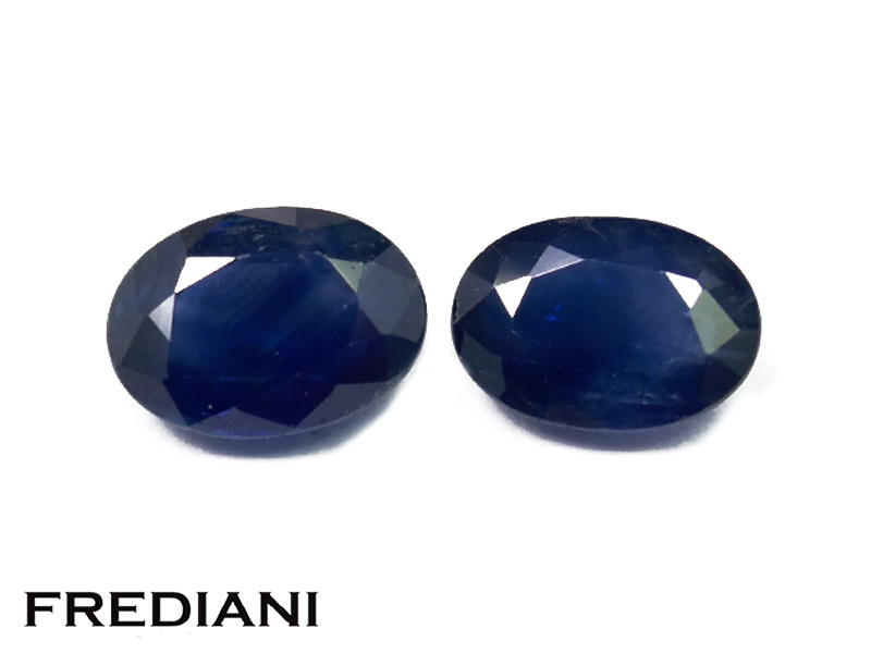 Paire de saphirs bleus ovales