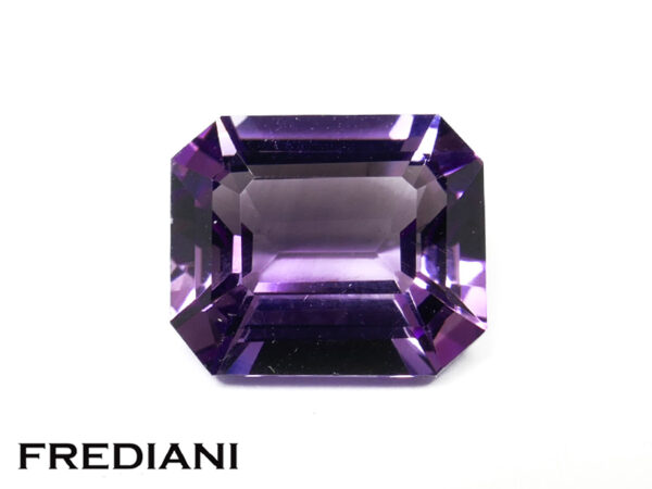 Amethyste rectangulaire naturelle 120x100 de 5.24 carats