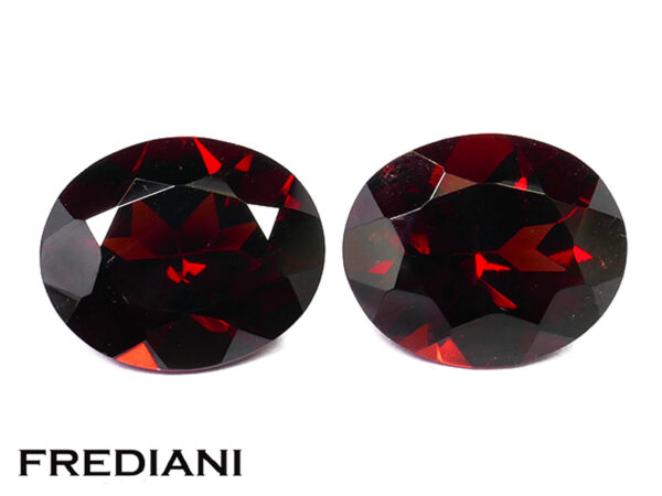 Appairage de grenats almandins ovales naturels 120x100 de 11.00 carats