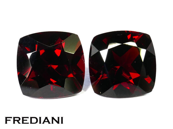 Paire de grenats almandins coussins naturels 100x100 de 10.45 carats