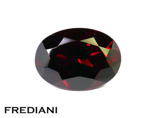 Grenat almandin ovale naturel 141x101 de 7.84 carats.