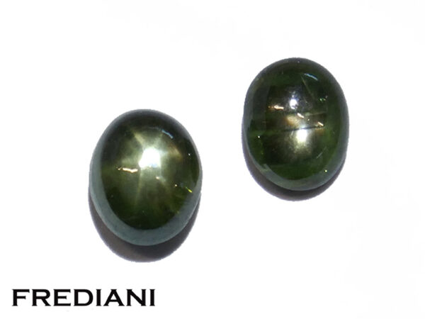 Paire de saphirs verts étoilés naturels 60x50 de 2.32 carats