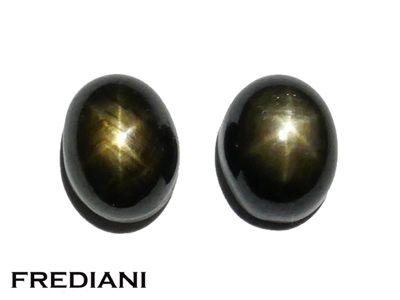 Paire de saphirs noirs étoilés naturels 91x71 de 7.76 carats