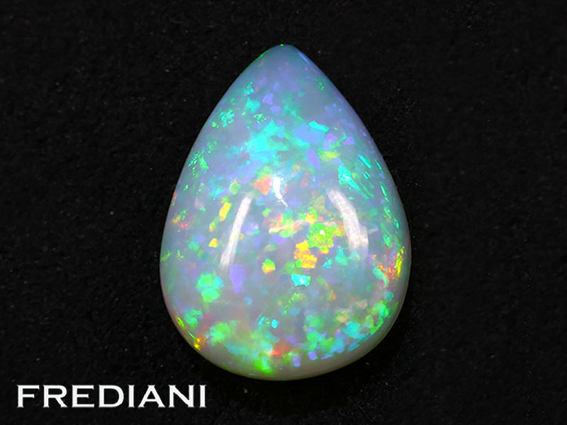 Opale poire cabochon naturelle