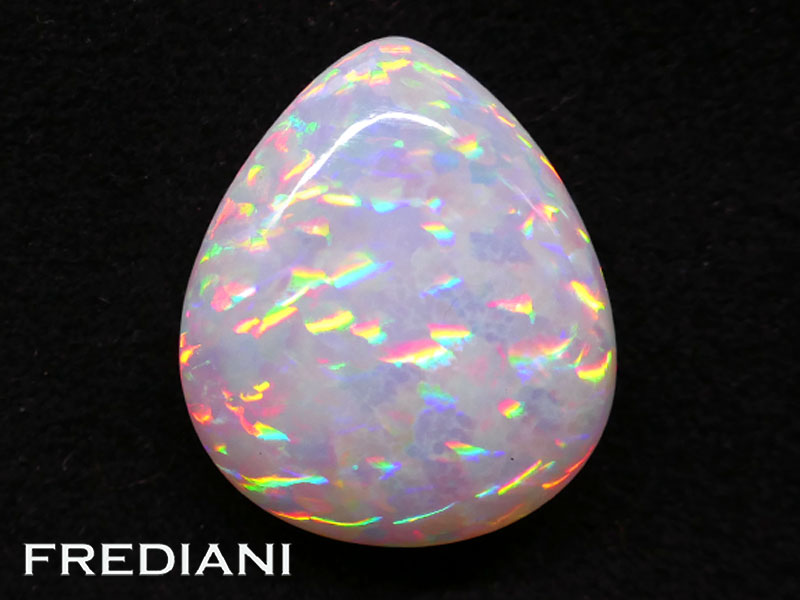 Opale poire cabochon naturelle