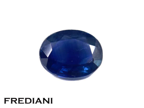 Saphir bleu ovale 88x69 de 1.93 carat