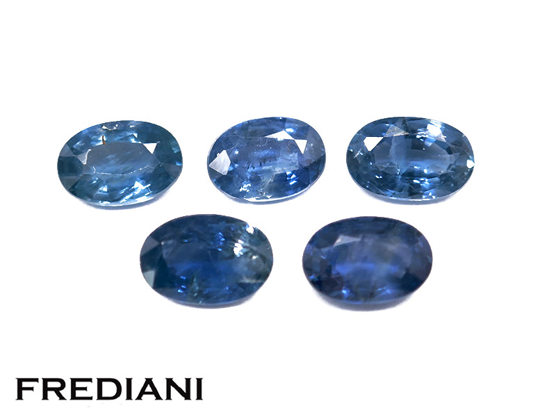 Lot de saphirs bleus ovales