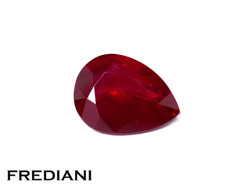 Rubis poire certifié 81x60 de 1.54 carat