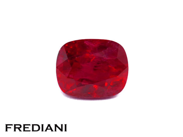 Rubis coussin certifié 72x59 de 2.07 carat