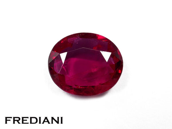 Rubis Siam ovale certifié 99x84 de 2.86 carats