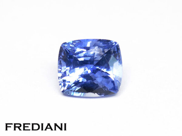 Saphir bleu coussin certifié 63x57 de 1.40 carat