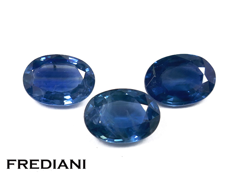 Saphirs bleus ovales