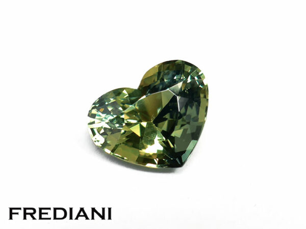 Saphir vert coeur naturel certifié 69x87 de 2.20 carats