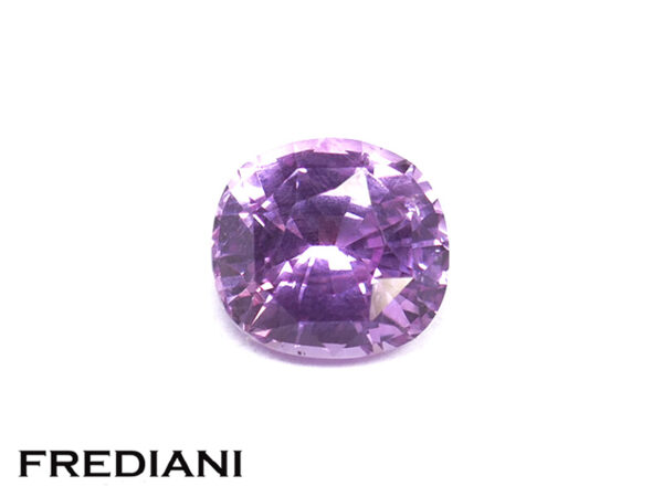 Saphir violet coussin certifié 68x64 de 1.65 carat