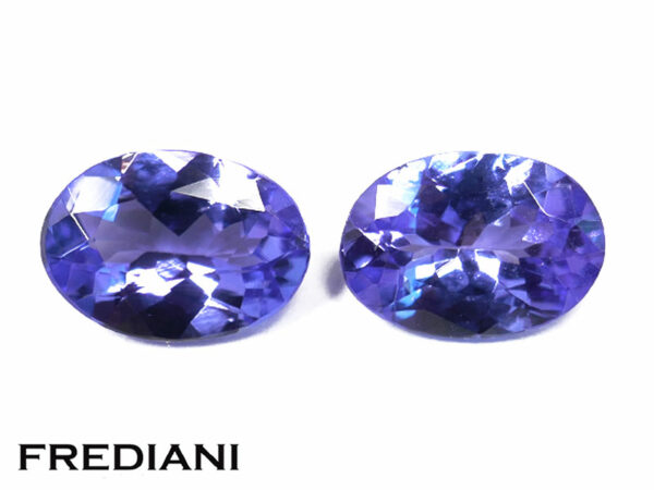 Appairage de tanzanites ovales 70x50 de 1.35 carat