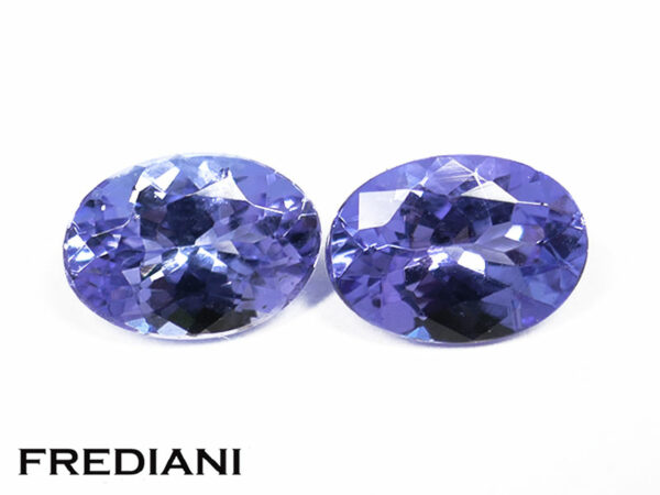 Appairage de tanzanites ovales 70x50 de 1.78 carat