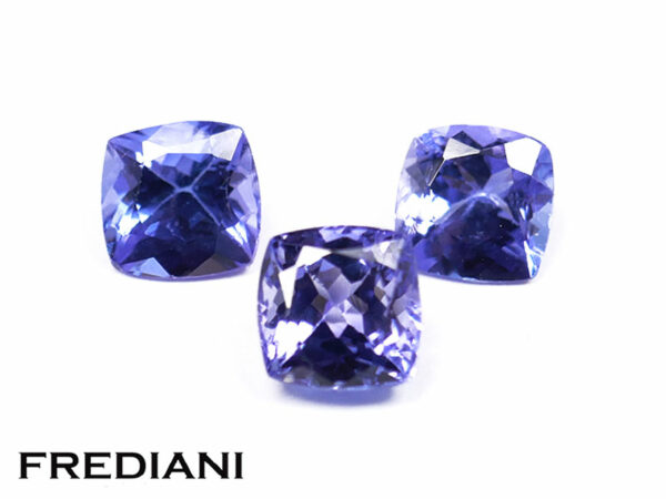 Lot de Tanzanites coussins 50x50 de 2.21 carats