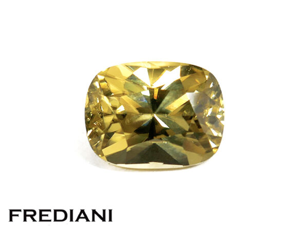 Zircon jaune coussin naturel 95x73 de 4.19 carats