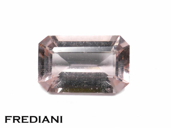 Béryl rose rectangulaire 102x64 de 1.95 carat