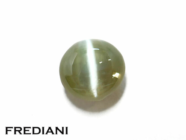 Chrysobéryl oeil de chat naturel 64x60 de 1.38 carat