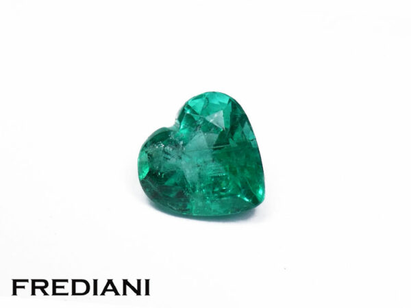 Emeraude coeur 56x48 de 0.71 carat