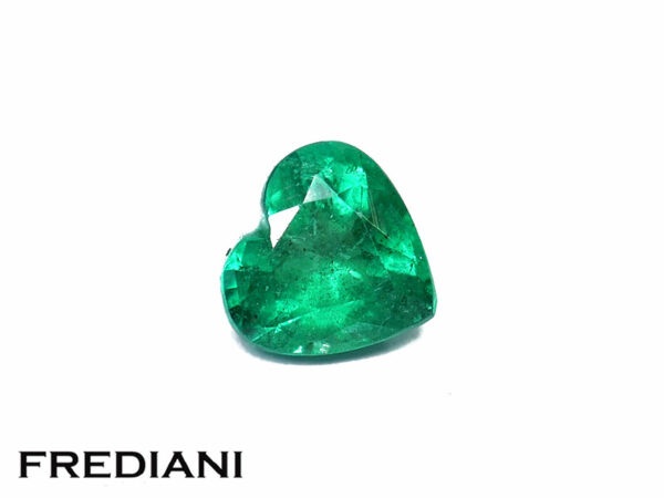 Emeraude coeur 55x58 de 0.65 carat