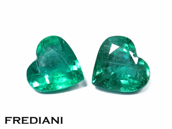 Appairage d'émeraudes coeurs 55x58 de 1.16 carat