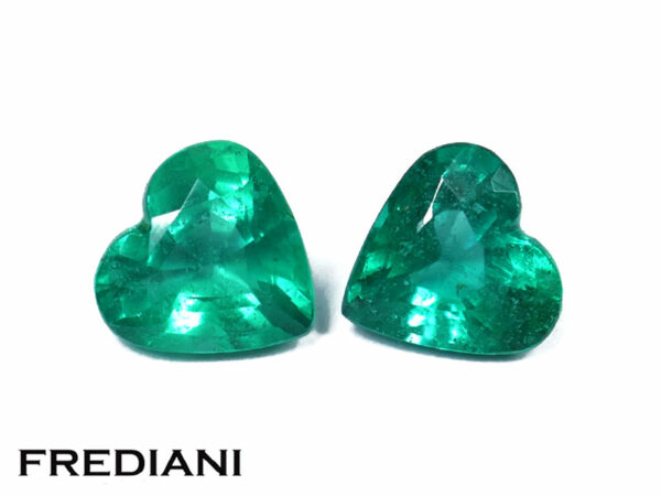 Appairage d'émeraudes coeurs 56x60 de 1.17 carat