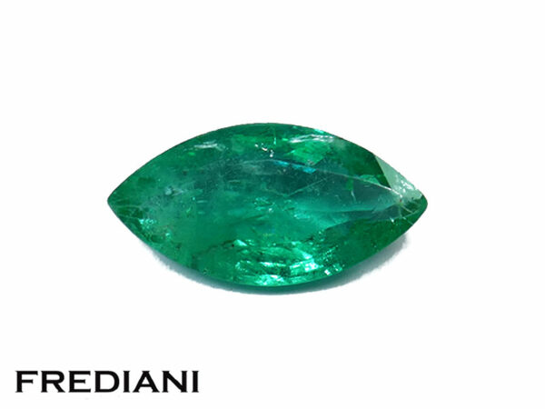 Emeraude navette 98x50 de 0.84 carat